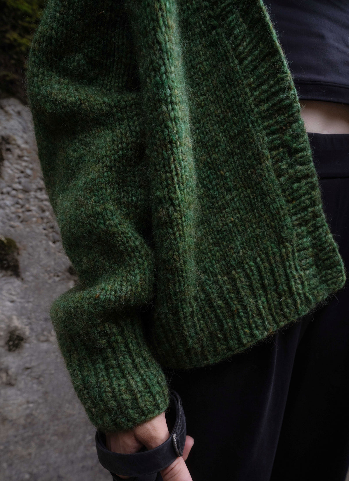 Wayfarer Cardi V – Top-Down Raglan Cardigan Pattern | Ulven Knit